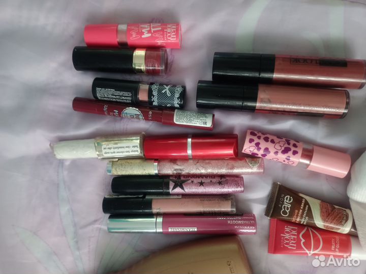 Помады,блеск,крем, шампунь,тени пакетом