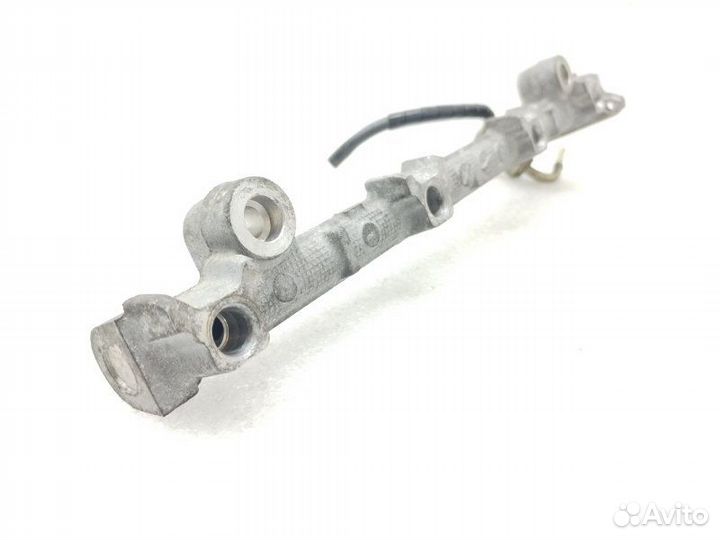 Топливная рейка (рампа) Mitsubishi Galant 8 2.0