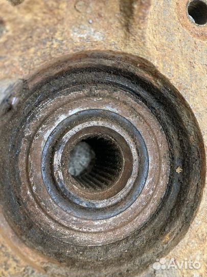 Кулак поворотный передний левый Mitsubishi Lancer