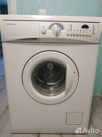 Стиральная машина Electrolux EWS 1046