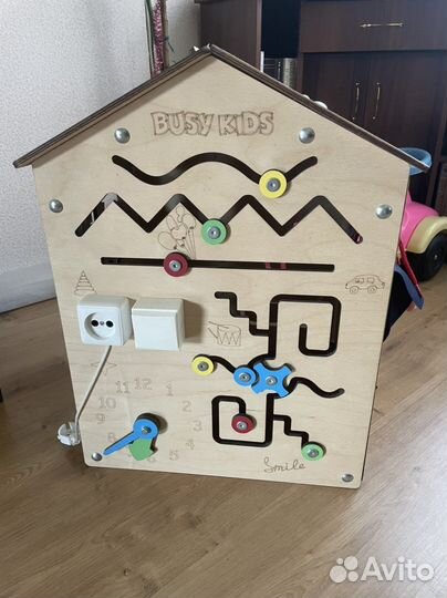 Игрушка Домик бизиборд