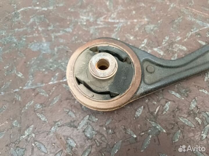 Рычаг подвески нижний передний правый Honda Accord