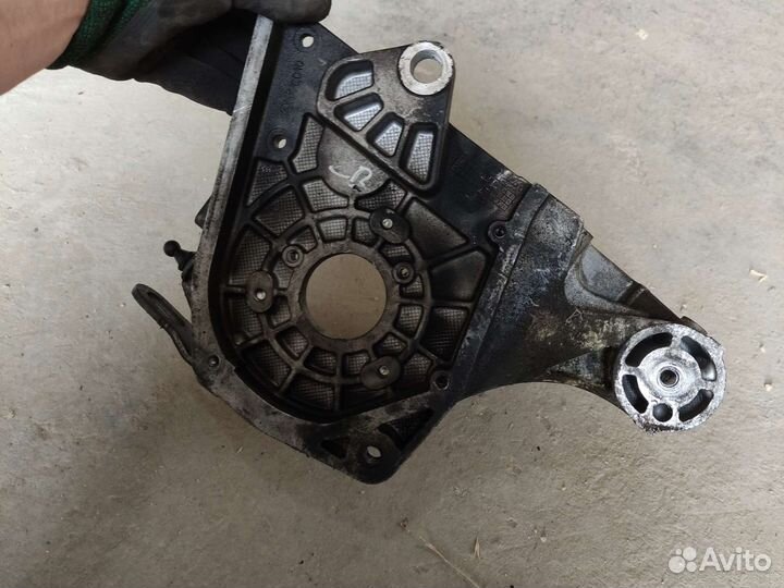 Кронштейн тнвд opel zafira B 1.9cdti 55187918