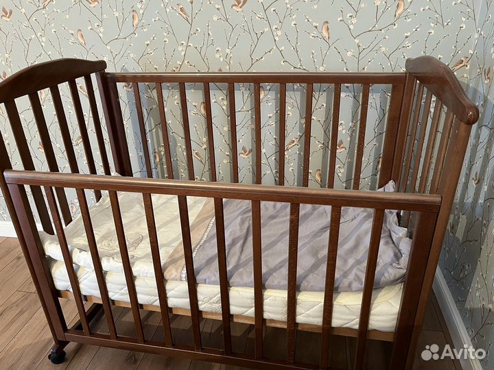 Детская кроватка