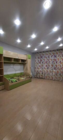 2-к. квартира, 65 м², 3/10 эт.