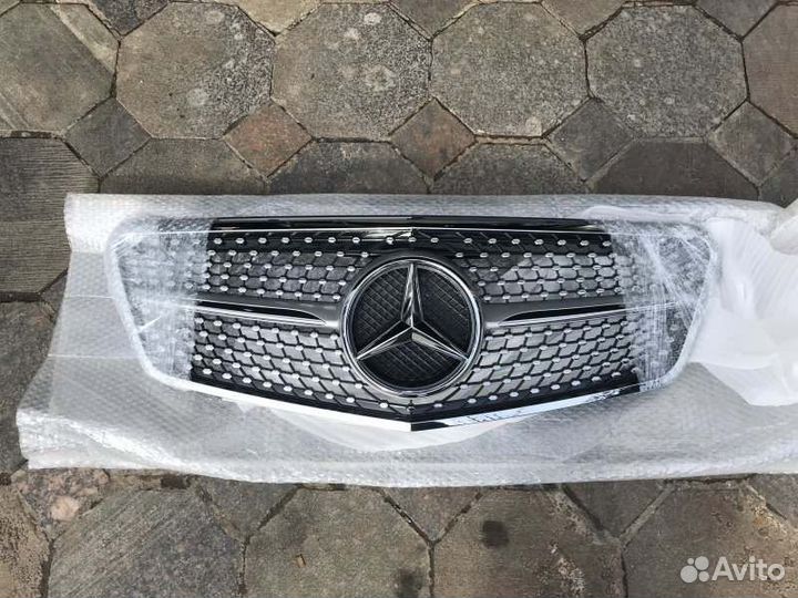 Решетка радиатора Mercedes E W212