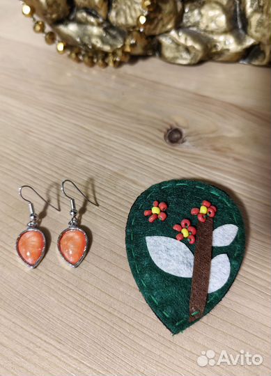 Комплект: брошь и серьги