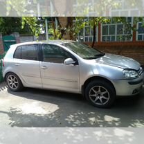 Volkswagen Golf 1.6 AT, 2004, 250 000 км, с пробегом, цена 300 000 руб.