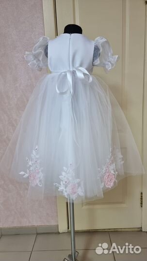 Продаю детское нарядное платье на новый год