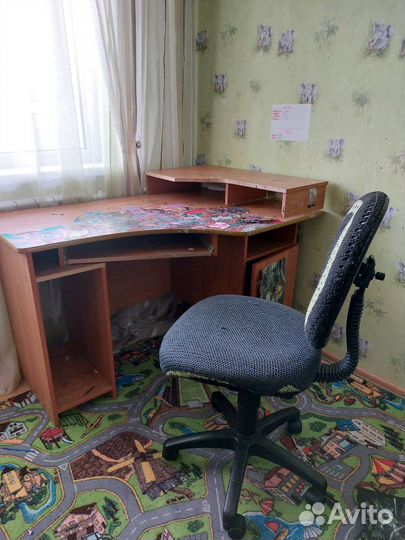 Компьютерный стол