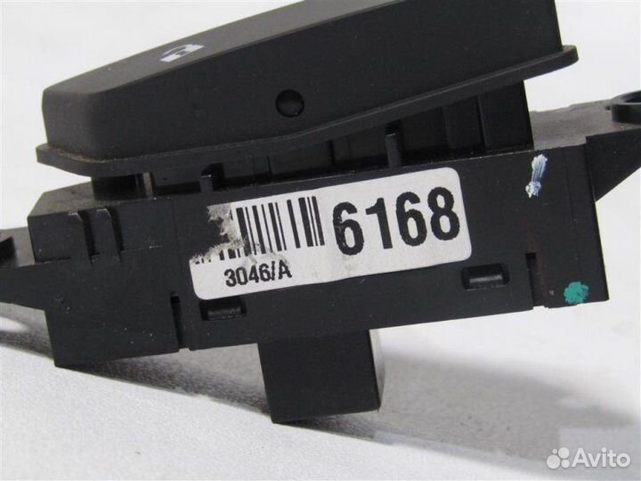 Кнопка центрального замка Chevrolet Cruze седан