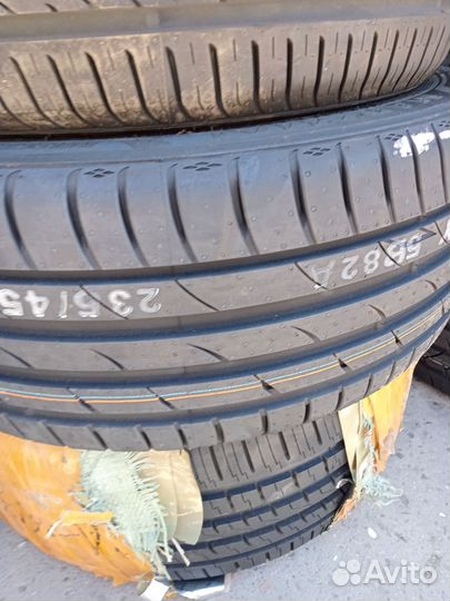 Habilead HF330 245/40 R18