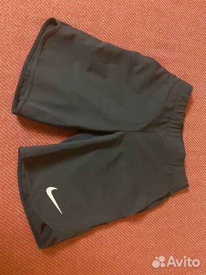 Теннисные шорты nike 128-140