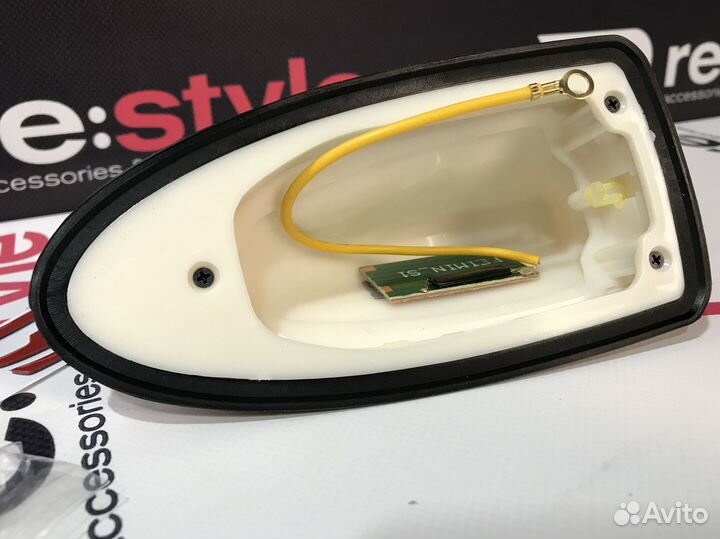 Антенна плавник на крышу Subaru K721