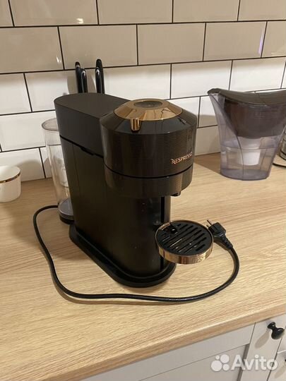 DeLonghi кофеварка nespresso ENV120.BW