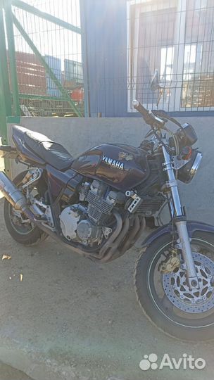 Yamaha XJR400