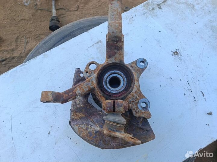 Поворотный кулак Левый Чери Амулет А15 2007 г