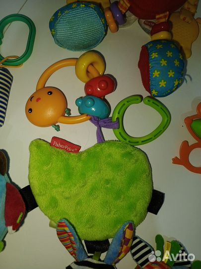Развивающие игрушки для малышей пакетом