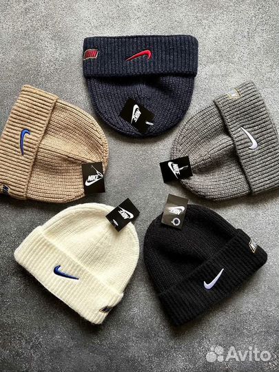 Шапка с вышивкой Nike