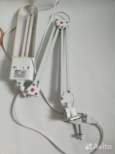 Настольная лампа camelion на струбцине