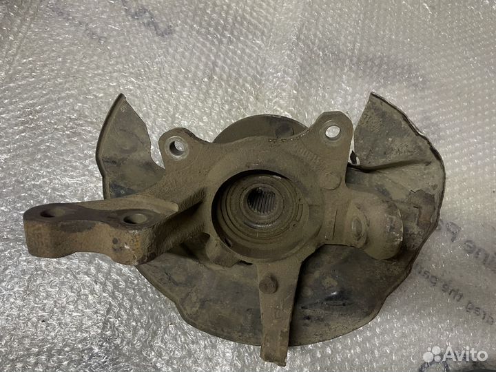 Кулак поворотный левый Emgrand EC-7 Эмгранд