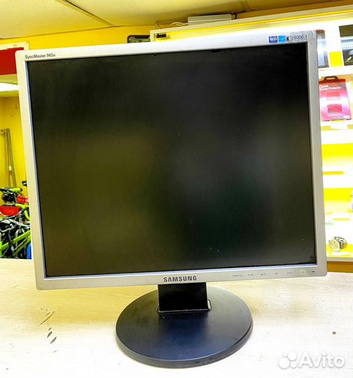Монитор Samsung 943N