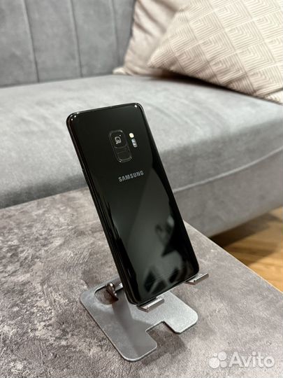 Samsung Galaxy S9, 4/64 ГБ