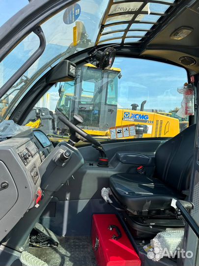 Телескопический погрузчик XCMG XC6-3007V, 2023