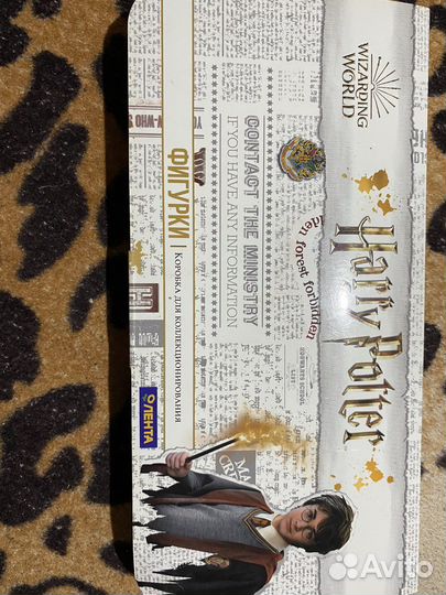 Фигурки Гарри Потера в коробке