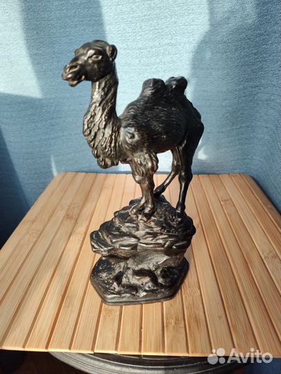 Статуэтка антиквариат Касли Куса