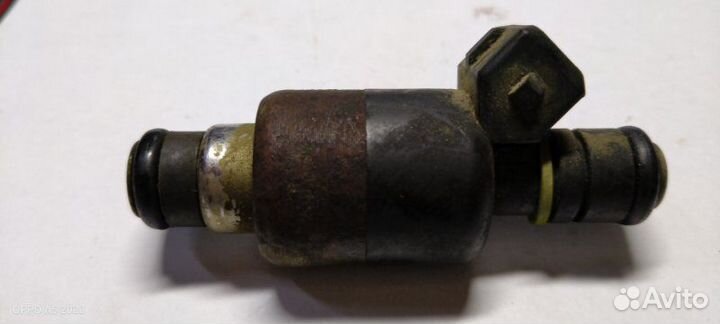 Форсунка топливная Chevrolet Aveo T200 F14S3 2005