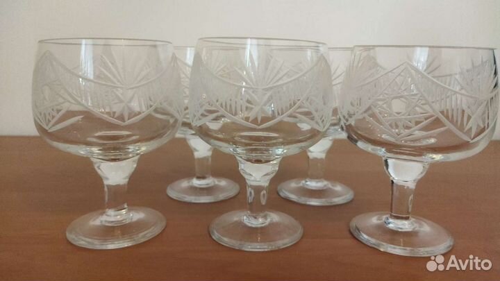 Бокалы из хрусталя