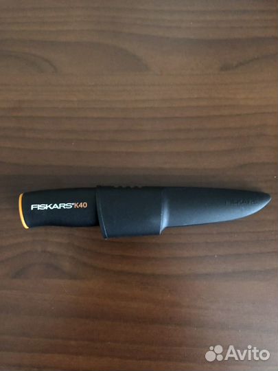 Нож Fiskars с ножнами