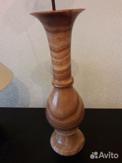 Ваза из оникса