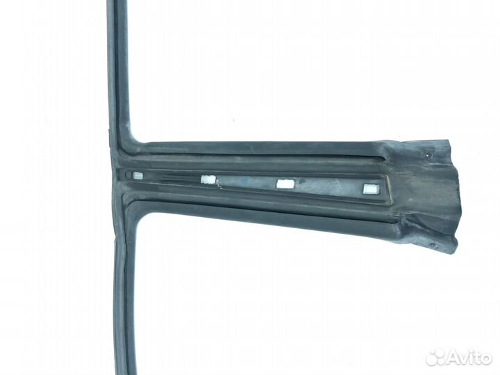 Уплотнитель дверных проемов левый Subaru Impreza