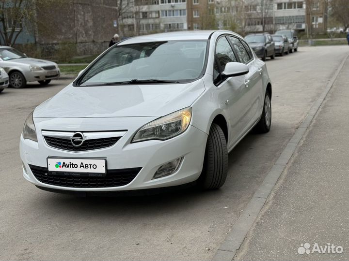 Opel Astra 1.4 МТ, 2011, 163 000 км