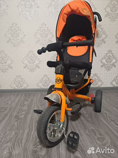 Детский велосипед с ручкой