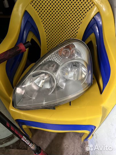 Передние фары на priora левый