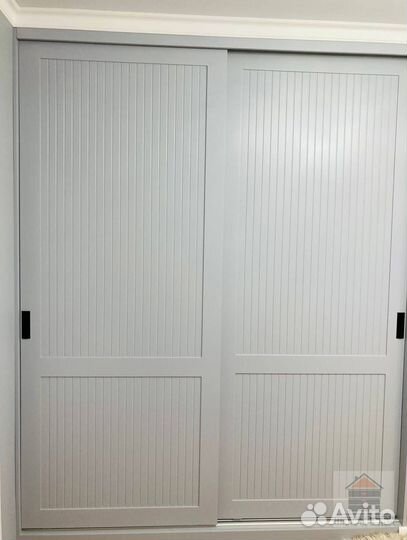 Шкаф с зеркалом