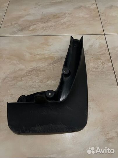 Брызговик задний правый Bmw X 1 E 84