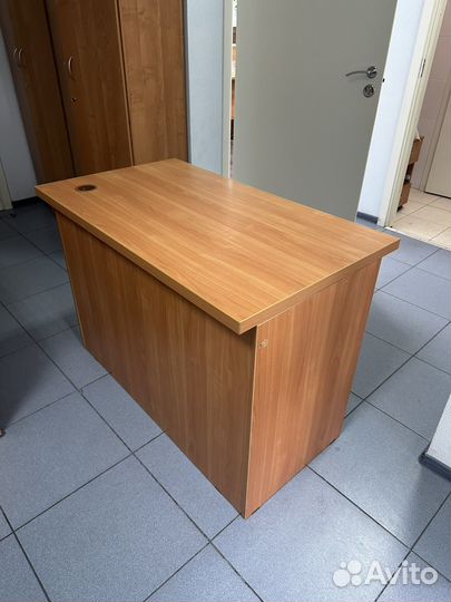 Компьютерный стол офисный