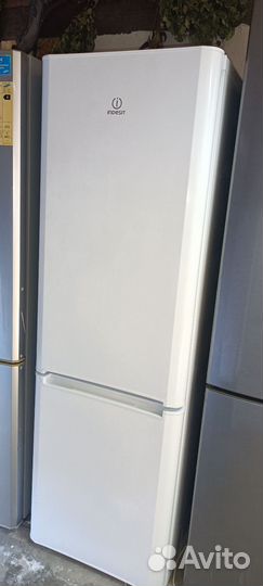 Холодильник Indesit