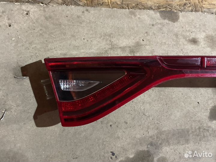 Фонарь центральный Kia Stinger