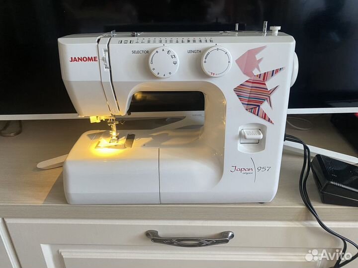 Швейная машина Janome Japan 957