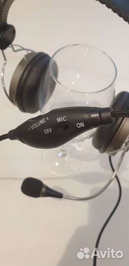 Проводная гарнитура