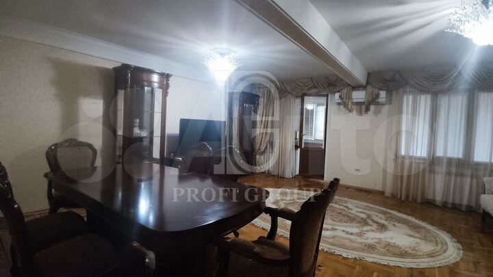 4-к. квартира, 130 м², 4/9 эт.