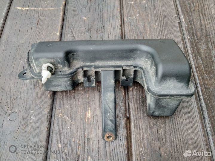 Сапун Фольксваген Гольф 5 3.2 BUB