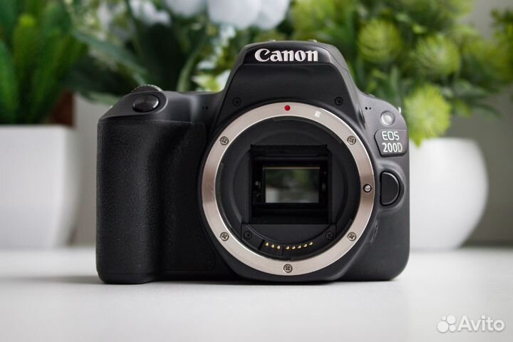Canon 200D Kit + Комплект