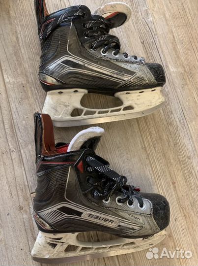 Коньки зоккейные bauer x900