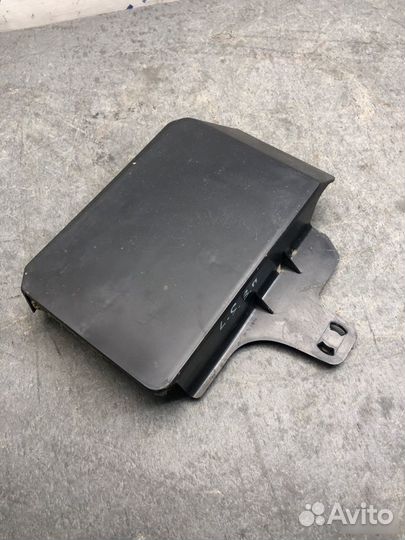 Кронштейн бампера задний правый Renault Logan 2